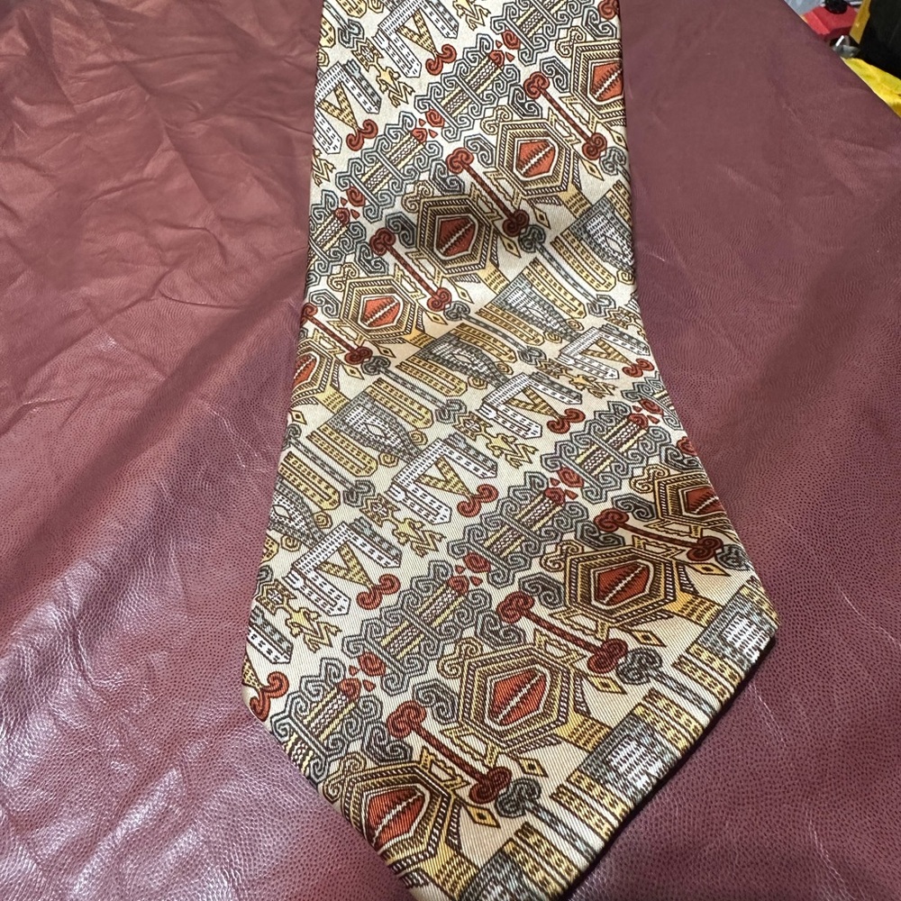 Geometric Patterned Tie